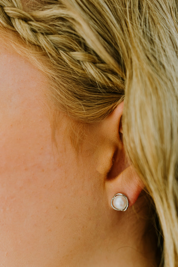 14K Gold Filled Iridescent Pearl Stud Earrings in Gold & Silver
