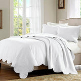 King Size 3 Piece Reversible Scalloped Edges Microfiber Quilt Set in White-0