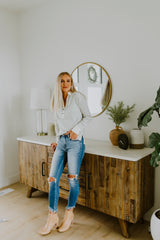jeans, jeans outfit, ripped jeans, boutiques near me, womens fashion, online boutique, womens clothing, trendy