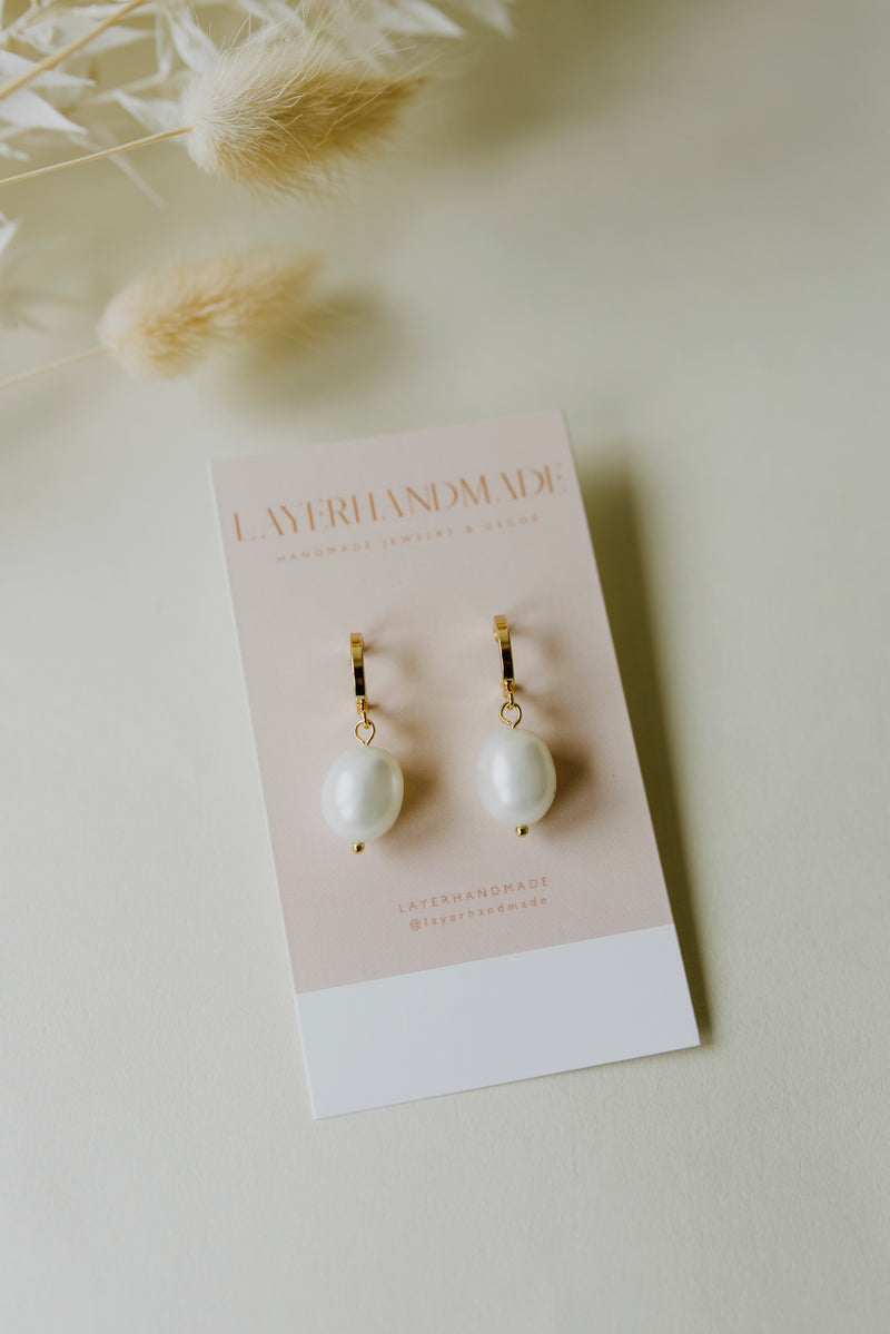 Lola Pearl Earrings