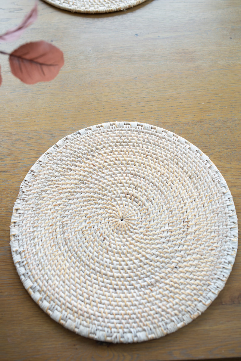 Rattan Charger