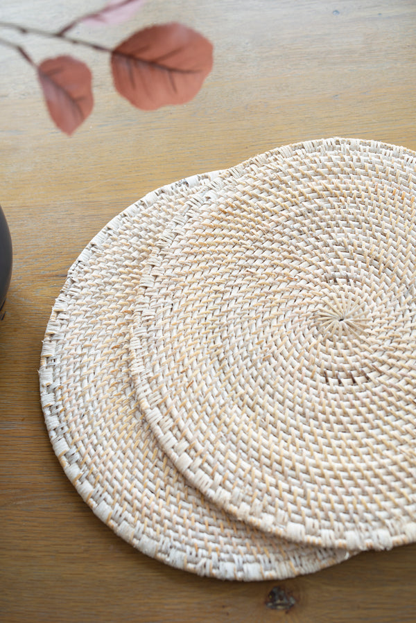 Rattan Charger