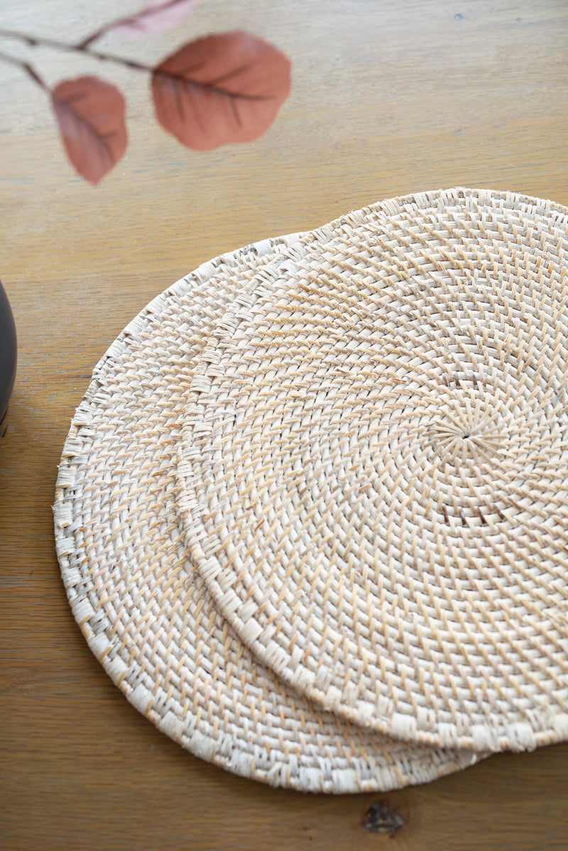 Rattan Charger