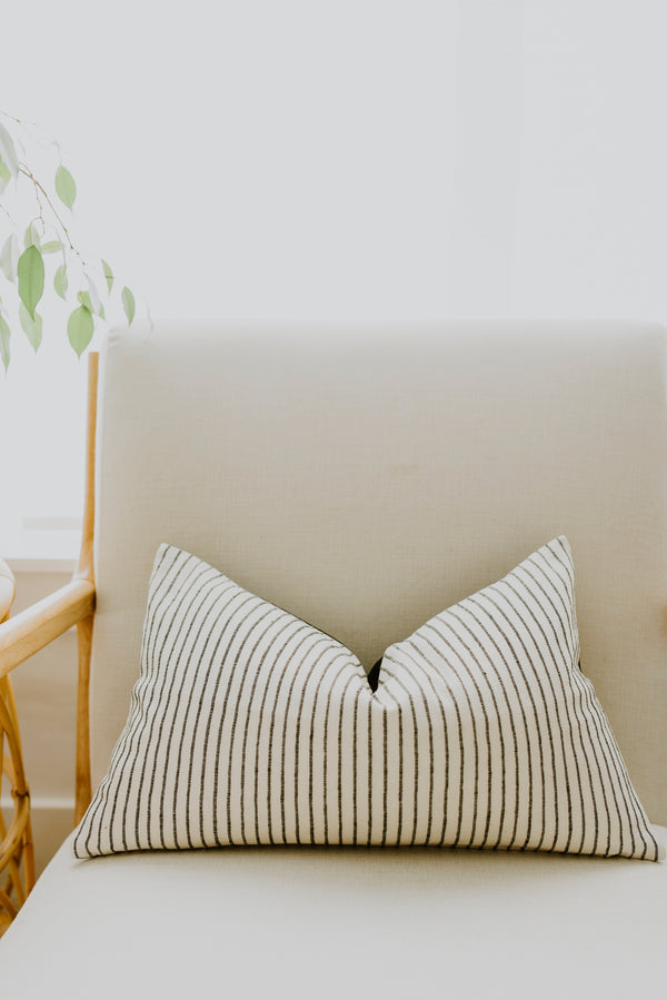 Wren Lumbar Pillow Cover